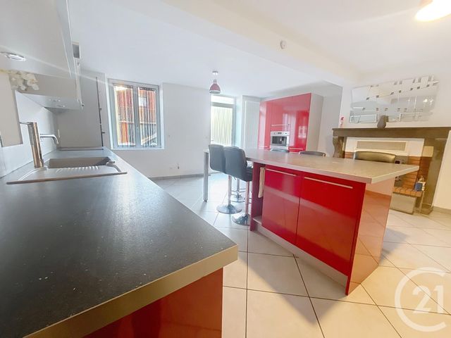 maison à vendre - 7 pièces - 217.3 m2 - MOZAC - 63 - AUVERGNE - Century 21 Agence Girard