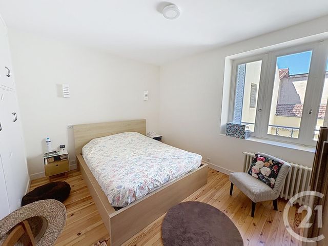 Appartement F2 à louer - 2 pièces - 61.41 m2 - RIOM - 63 - AUVERGNE - Century 21 Agence Girard