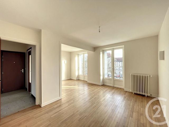 Appartement F2 à louer - 2 pièces - 61.41 m2 - RIOM - 63 - AUVERGNE - Century 21 Agence Girard