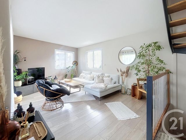 maison à louer - 4 pièces - 105.65 m2 - LUSSAT - 63 - AUVERGNE - Century 21 Agence Girard