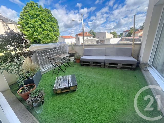 maison à louer - 4 pièces - 105.65 m2 - LUSSAT - 63 - AUVERGNE - Century 21 Agence Girard