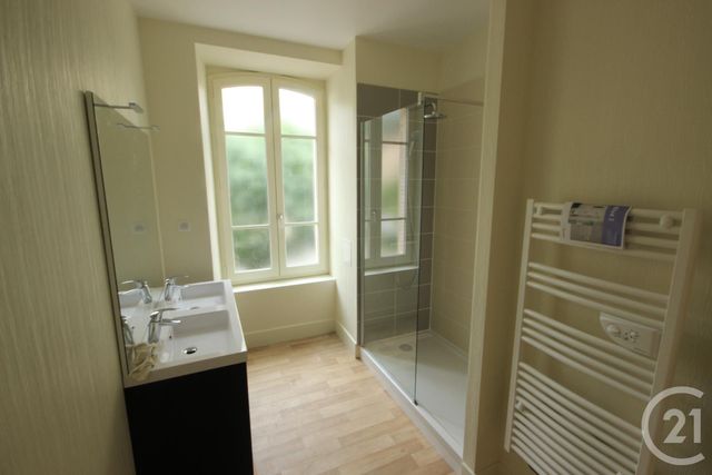Appartement F3 à louer - 3 pièces - 70.0 m2 - CHATEL GUYON - 63 - AUVERGNE - Century 21 Agence Girard
