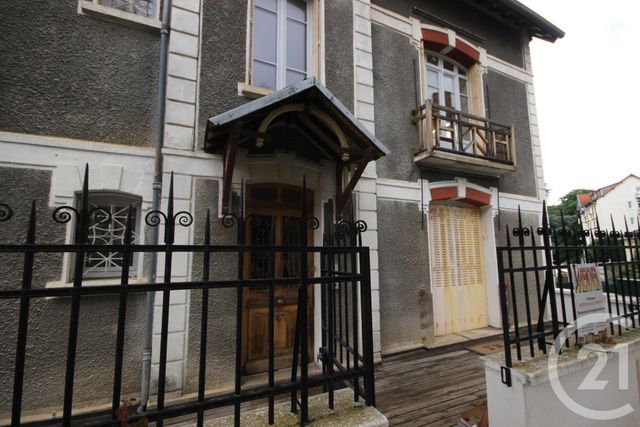 Appartement F3 à louer - 3 pièces - 70.0 m2 - CHATEL GUYON - 63 - AUVERGNE - Century 21 Agence Girard