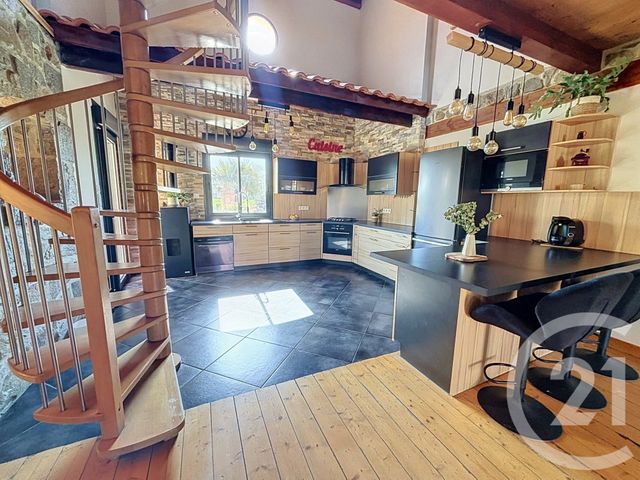 maison à vendre - 6 pièces - 188.0 m2 - MENETROL - 63 - AUVERGNE - Century 21 Agence Girard