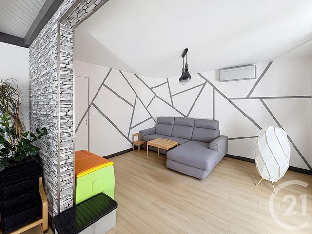maison à louer - 5 pièces - 157.44 m2 - AYDAT - 63 - AUVERGNE - Century 21 Agence Girard