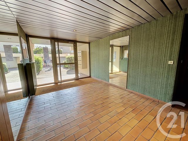 Appartement F2 à vendre - 2 pièces - 55.83 m2 - RIOM - 63 - AUVERGNE - Century 21 Agence Girard