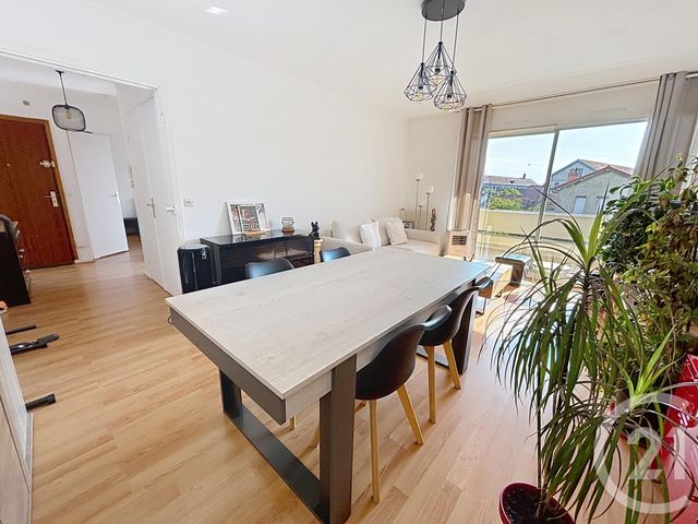 Appartement F2 à vendre - 2 pièces - 55.83 m2 - RIOM - 63 - AUVERGNE - Century 21 Agence Girard