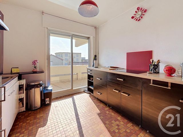 Appartement F2 à vendre - 2 pièces - 55.83 m2 - RIOM - 63 - AUVERGNE - Century 21 Agence Girard