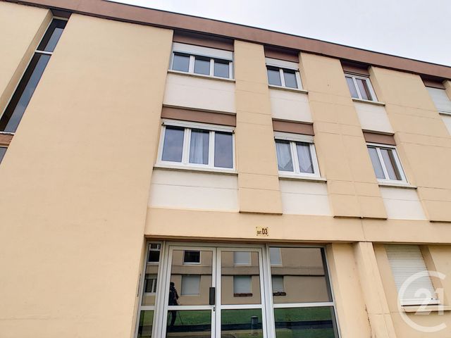Appartement F1 à louer - 1 pièce - 29.0 m2 - RIOM - 63 - AUVERGNE - Century 21 Agence Girard
