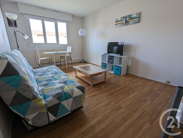 Appartement F1 à louer - 1 pièce - 29.0 m2 - RIOM - 63 - AUVERGNE - Century 21 Agence Girard