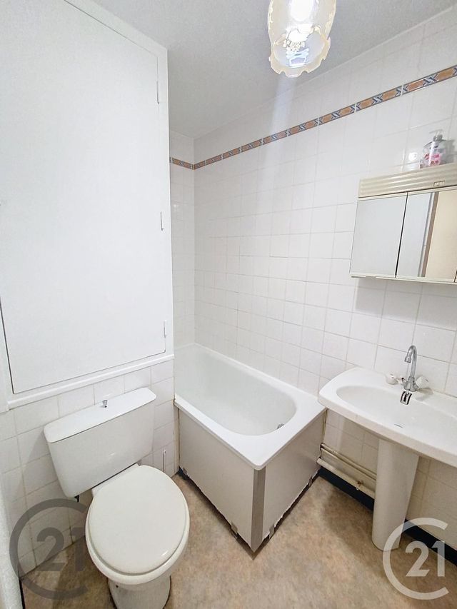 Appartement F1 à louer - 1 pièce - 27.97 m2 - CLERMONT FERRAND - 63 - AUVERGNE - Century 21 Agence Girard