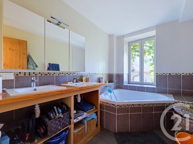 maison à vendre - 5 pièces - 139.79 m2 - MARSAT - 63 - AUVERGNE - Century 21 Agence Girard