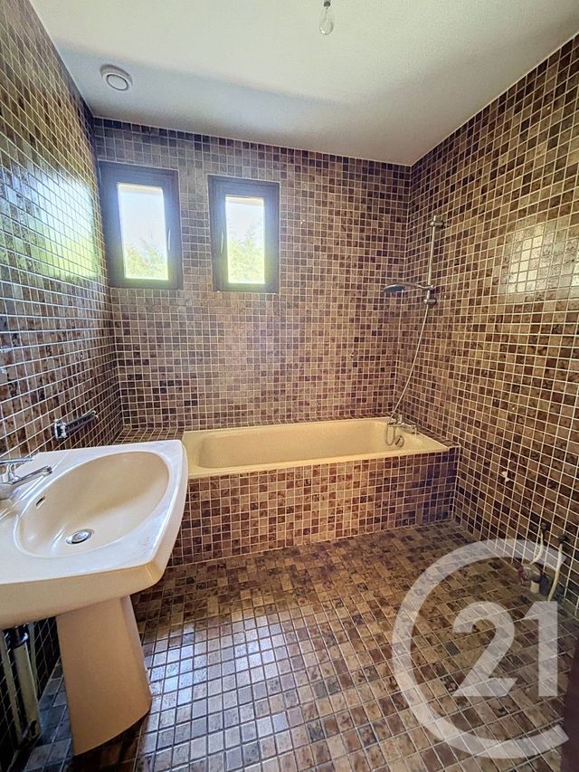 maison à vendre - 6 pièces - 143.15 m2 - BLANZAT - 63 - AUVERGNE - Century 21 Agence Girard