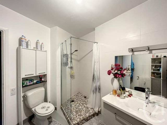 Appartement F2 à louer - 2 pièces - 59.97 m2 - CHAMALIERES - 63 - AUVERGNE - Century 21 Agence Girard
