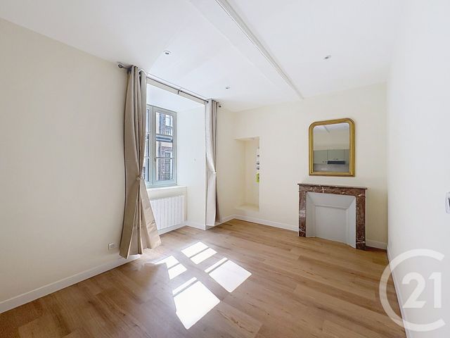Appartement F2 à louer - 2 pièces - 33.5 m2 - RIOM - 63 - AUVERGNE - Century 21 Agence Girard