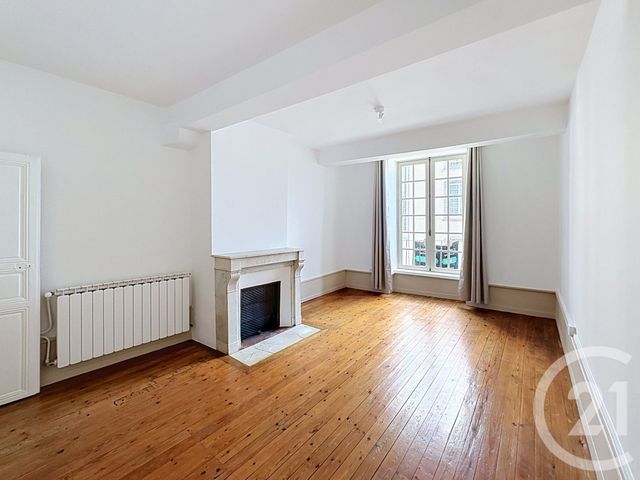 Appartement F3 à louer - 3 pièces - 95.03 m2 - RIOM - 63 - AUVERGNE - Century 21 Agence Girard