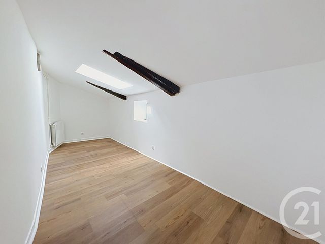 Appartement F3 à louer - 3 pièces - 80.08 m2 - RIOM - 63 - AUVERGNE - Century 21 Agence Girard