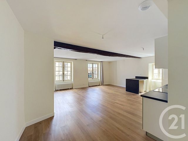 Appartement F3 à louer - 3 pièces - 80.08 m2 - RIOM - 63 - AUVERGNE - Century 21 Agence Girard