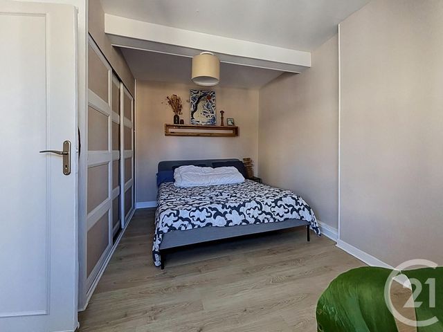 Appartement F3 à vendre - 4 pièces - 73.8 m2 - RIOM - 63 - AUVERGNE - Century 21 Agence Girard