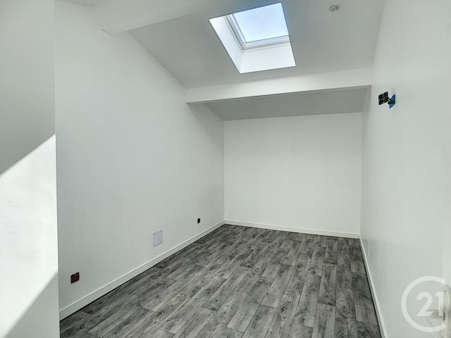 maison à louer - 3 pièces - 61.17 m2 - COMBRONDE - 63 - AUVERGNE - Century 21 Agence Girard