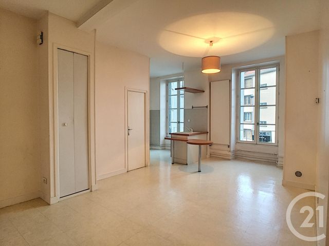 Appartement F2 à louer - 2 pièces - 54.17 m2 - CLERMONT FERRAND - 63 - AUVERGNE - Century 21 Agence Girard