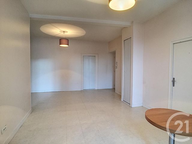 Appartement F2 à louer - 2 pièces - 54.17 m2 - CLERMONT FERRAND - 63 - AUVERGNE - Century 21 Agence Girard