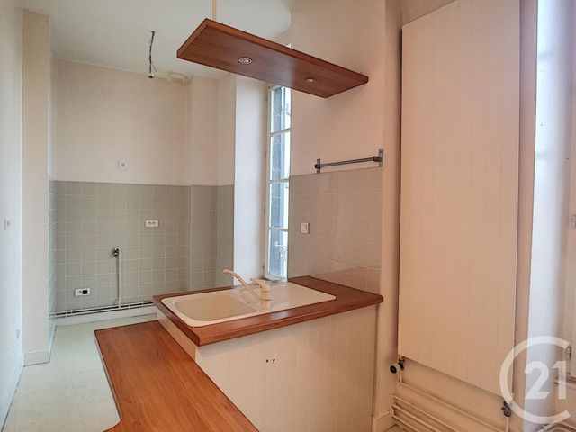 Appartement F2 à louer - 2 pièces - 54.17 m2 - CLERMONT FERRAND - 63 - AUVERGNE - Century 21 Agence Girard