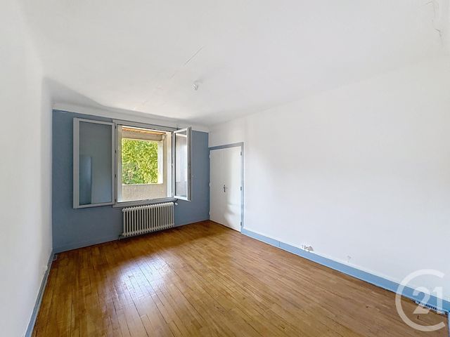 Appartement F3 à louer - 3 pièces - 89.26 m2 - GANNAT - 03 - AUVERGNE - Century 21 Agence Girard
