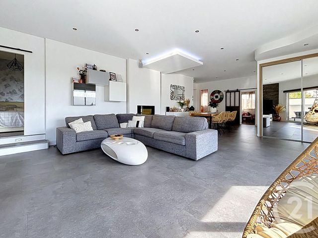 maison à vendre - 4 pièces - 251.75 m2 - CHATEAUGAY - 63 - AUVERGNE - Century 21 Agence Girard