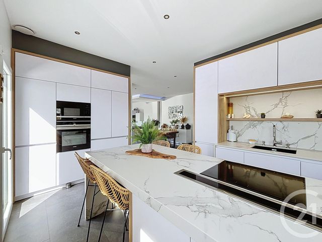 maison à vendre - 4 pièces - 251.75 m2 - CHATEAUGAY - 63 - AUVERGNE - Century 21 Agence Girard