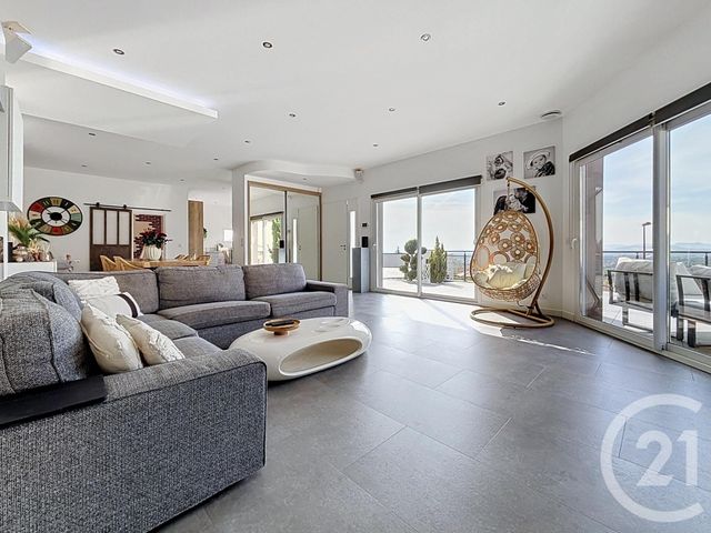 maison à vendre - 4 pièces - 251.75 m2 - CHATEAUGAY - 63 - AUVERGNE - Century 21 Agence Girard
