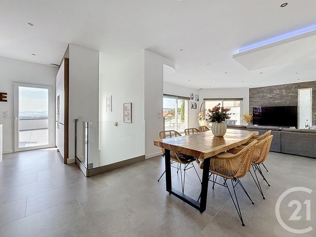 maison à vendre - 4 pièces - 251.75 m2 - CHATEAUGAY - 63 - AUVERGNE - Century 21 Agence Girard