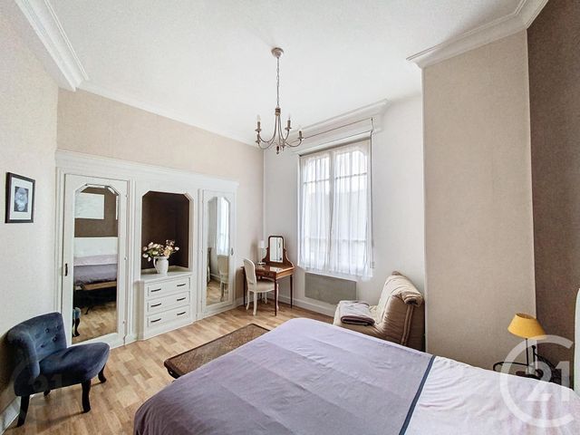 Appartement F2 à louer - 2 pièces - 51.55 m2 - CHATEL GUYON - 63 - AUVERGNE - Century 21 Agence Girard
