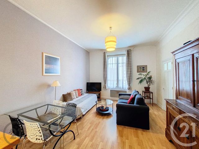 Appartement F2 à louer - 2 pièces - 51.55 m2 - CHATEL GUYON - 63 - AUVERGNE - Century 21 Agence Girard