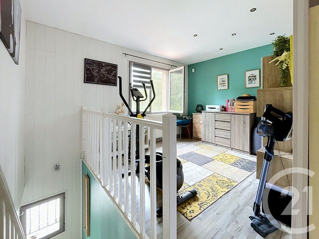 maison à vendre - 7 pièces - 172.0 m2 - ST BONNET PRES RIOM - 63 - AUVERGNE - Century 21 Agence Girard
