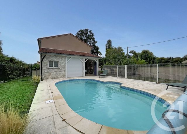 maison à vendre - 7 pièces - 172.0 m2 - ST BONNET PRES RIOM - 63 - AUVERGNE - Century 21 Agence Girard