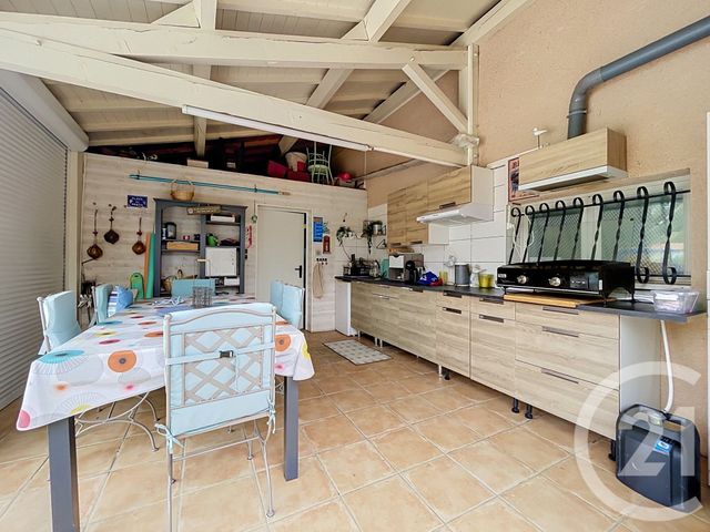 maison à vendre - 7 pièces - 172.0 m2 - ST BONNET PRES RIOM - 63 - AUVERGNE - Century 21 Agence Girard