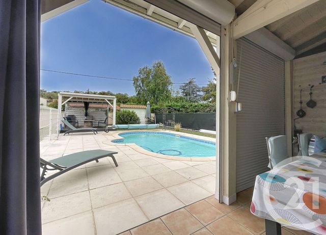 maison à vendre - 7 pièces - 172.0 m2 - ST BONNET PRES RIOM - 63 - AUVERGNE - Century 21 Agence Girard