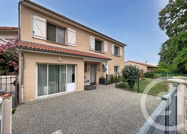 maison à vendre - 7 pièces - 172.0 m2 - ST BONNET PRES RIOM - 63 - AUVERGNE - Century 21 Agence Girard