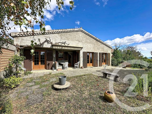 maison à vendre - 7 pièces - 186.01 m2 - CHATEAUGAY - 63 - AUVERGNE - Century 21 Agence Girard