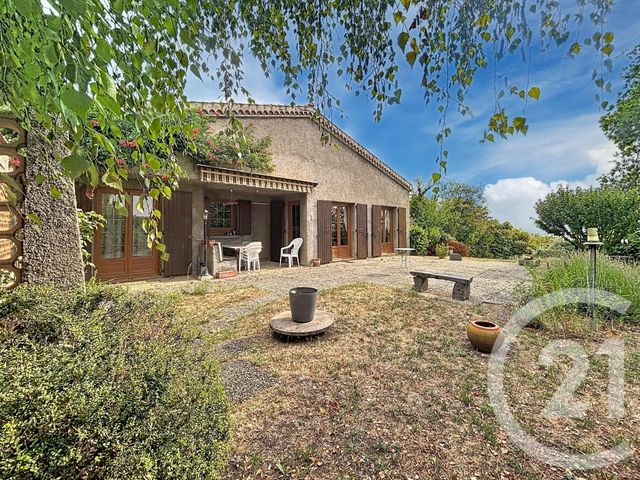 maison à vendre - 7 pièces - 186.01 m2 - CHATEAUGAY - 63 - AUVERGNE - Century 21 Agence Girard