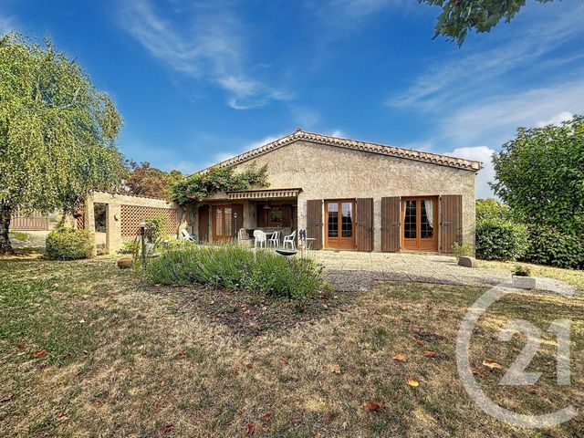 maison à vendre - 7 pièces - 186.01 m2 - CHATEAUGAY - 63 - AUVERGNE - Century 21 Agence Girard