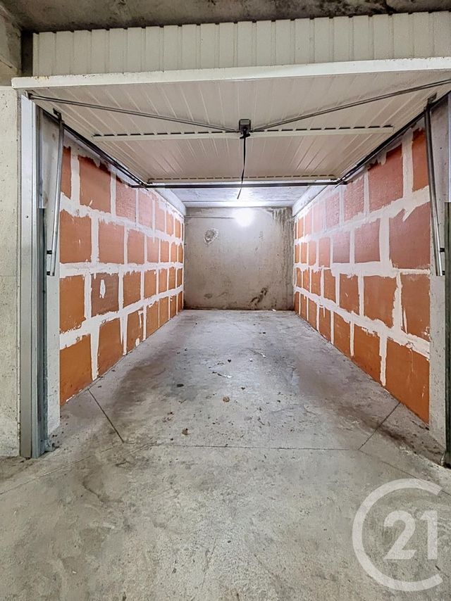 Appartement F2 à vendre - 2 pièces - 46.9 m2 - RIOM - 63 - AUVERGNE - Century 21 Agence Girard
