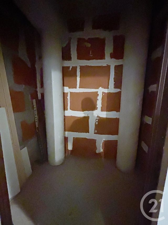 Appartement F2 à vendre - 2 pièces - 46.9 m2 - RIOM - 63 - AUVERGNE - Century 21 Agence Girard