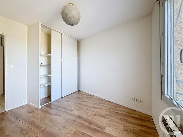 Appartement F2 à vendre - 2 pièces - 46.9 m2 - RIOM - 63 - AUVERGNE - Century 21 Agence Girard