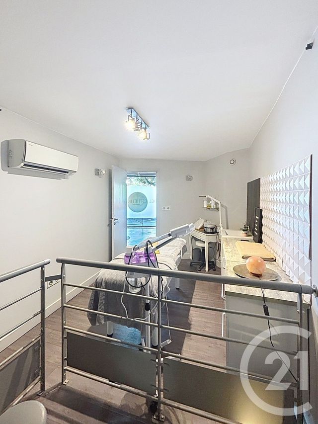 maison à vendre - 5 pièces - 135.0 m2 - RIOM - 63 - AUVERGNE - Century 21 Agence Girard