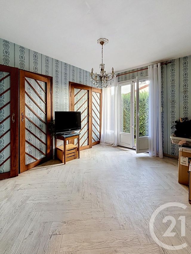maison à vendre - 5 pièces - 126.0 m2 - RIOM - 63 - AUVERGNE - Century 21 Agence Girard