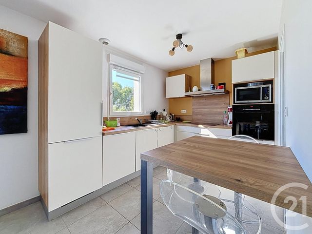 maison à vendre - 4 pièces - 92.19 m2 - CHARBONNIERES LES VARENNES - 63 - AUVERGNE - Century 21 Agence Girard