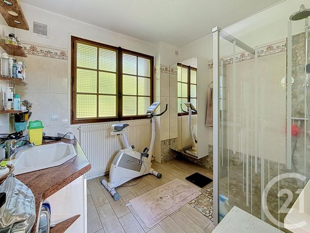 maison à vendre - 7 pièces - 180.0 m2 - RIOM - 63 - AUVERGNE - Century 21 Agence Girard