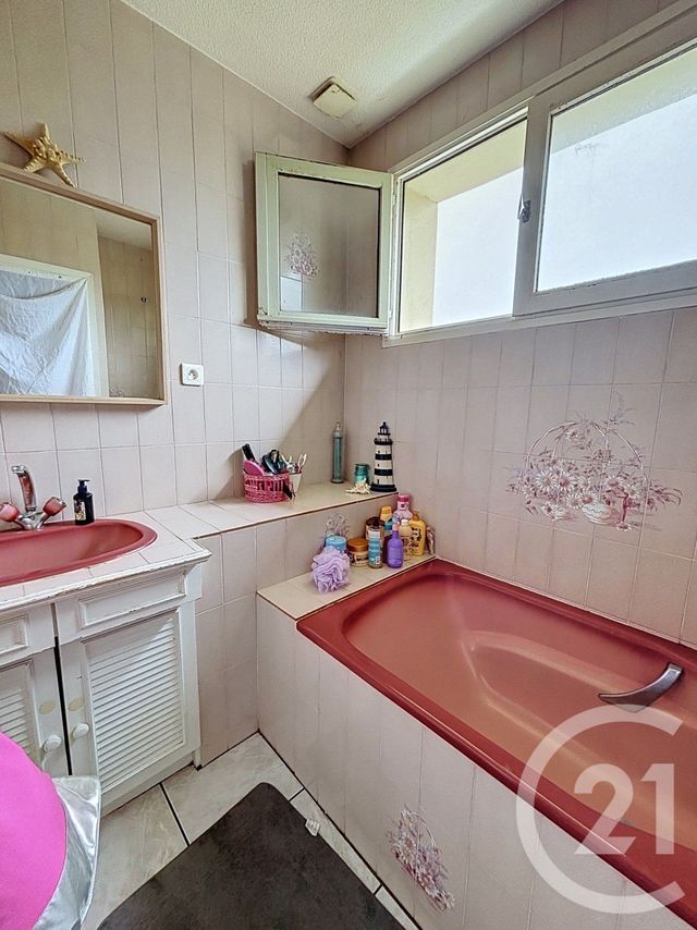 maison à vendre - 6 pièces - 103.7 m2 - COMBRONDE - 63 - AUVERGNE - Century 21 Agence Girard